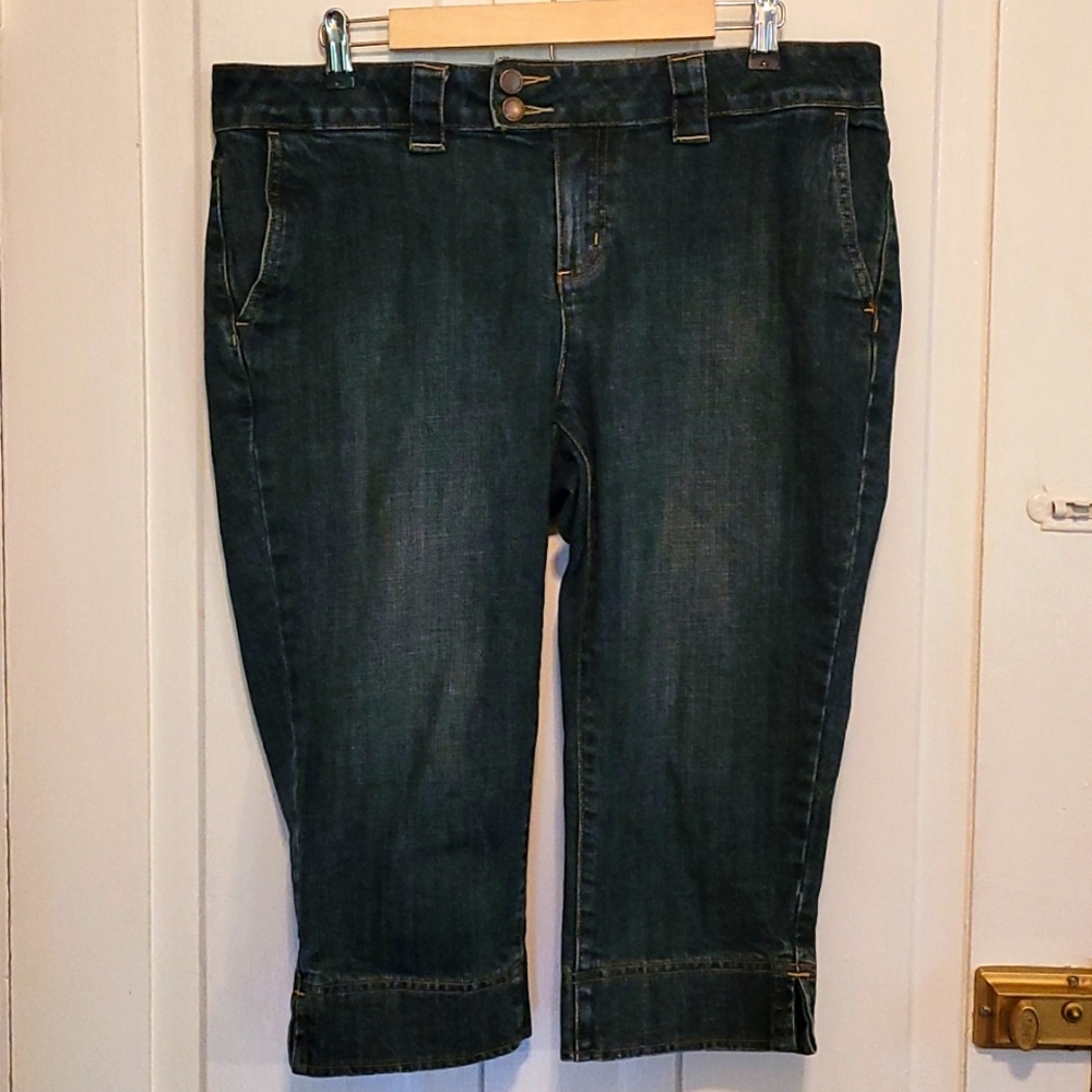 👖Liz Claiborne Capri Jeans👖